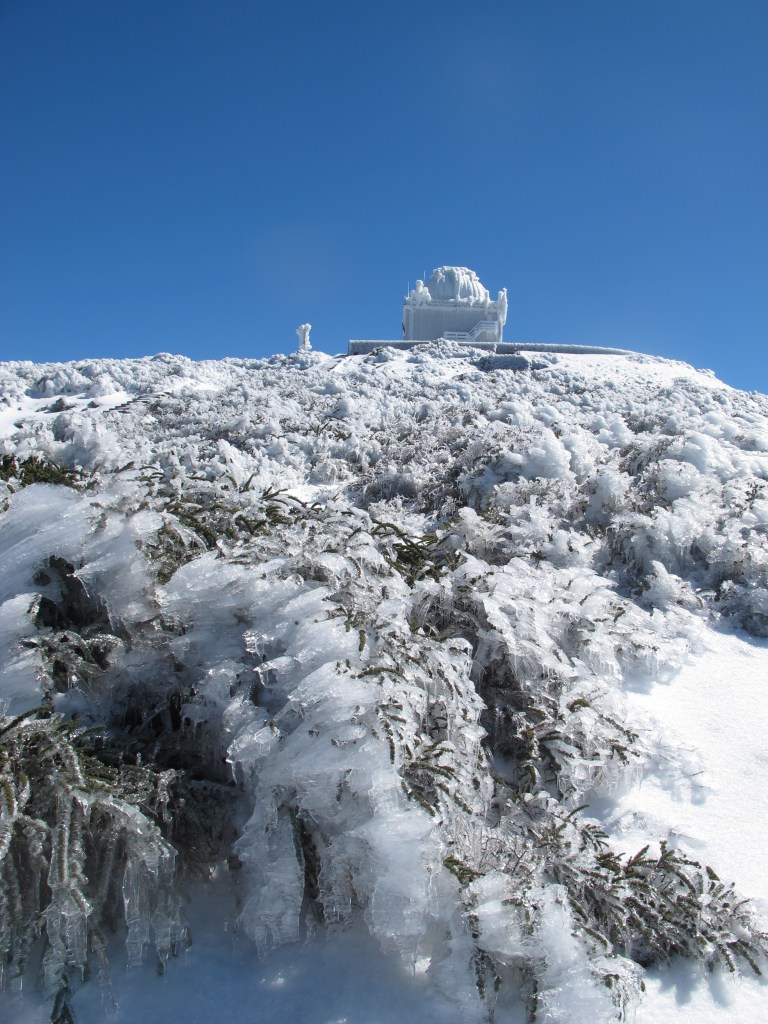 Winterliche Bedingungen am Observatorium auf dem Roque de Las Muchachos, La Palma, Spanien (von Ronny Errmann)