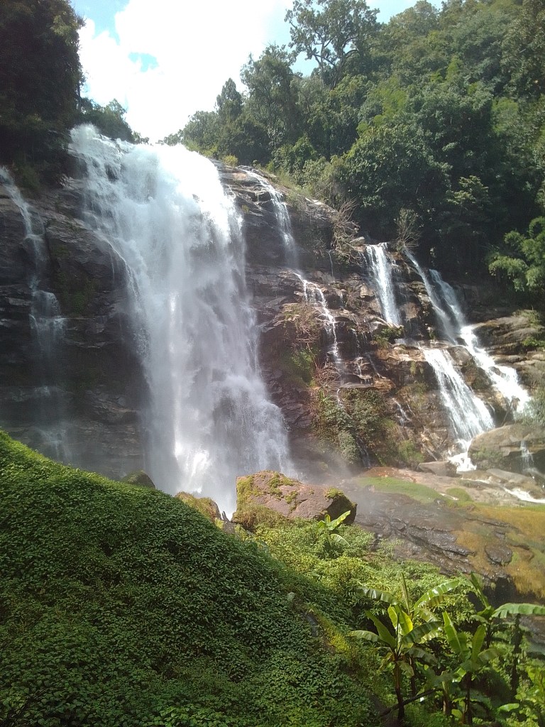 Wachirathan Wasserfall im Doi Inthanon Nationalpark (von Ronny Errmann)